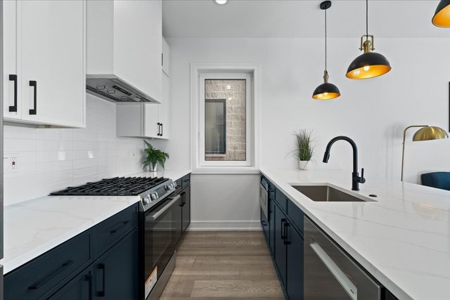 2636 W EVERGREEN Avenue 1, Chicago, IL 60622