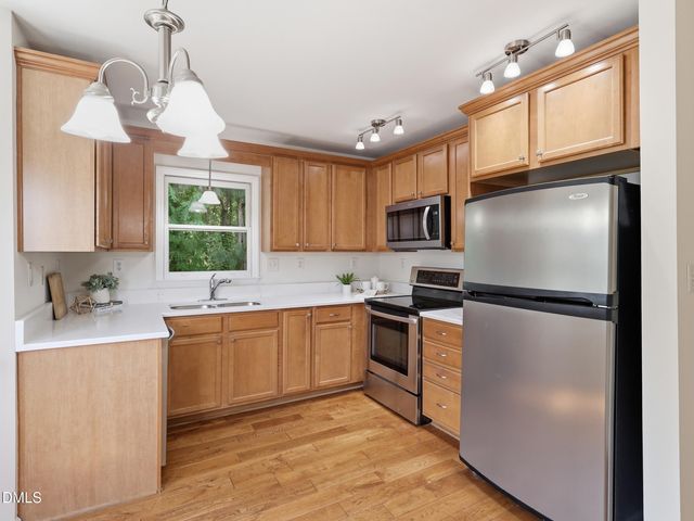 8311 Hempshire Place 204, Raleigh, NC 27613