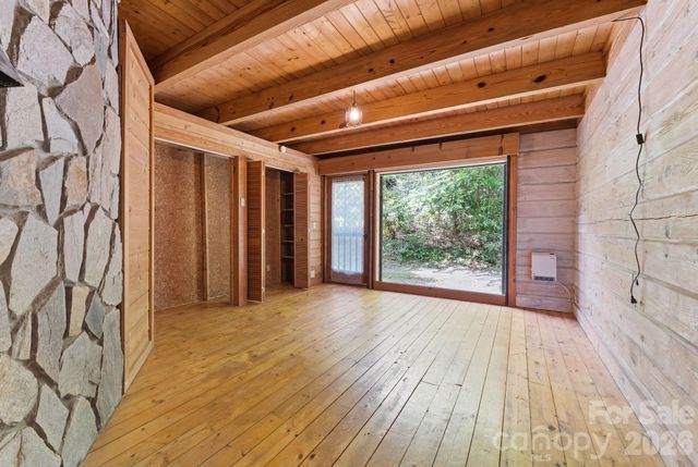 429 Biodome Drive, Waynesville, NC 28785