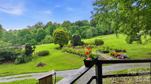 429 Biodome Drive, Waynesville, NC 28785