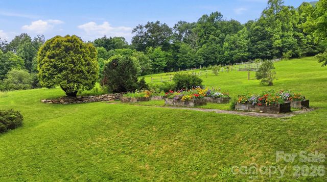 429 Biodome Drive, Waynesville, NC 28785