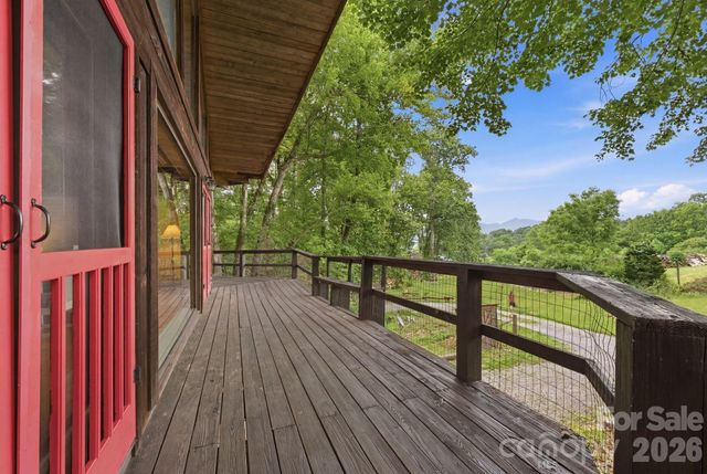 429 Biodome Drive, Waynesville, NC 28785