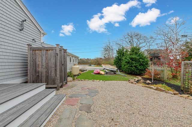 44 Oakdale Ave, Marion, MA 02738