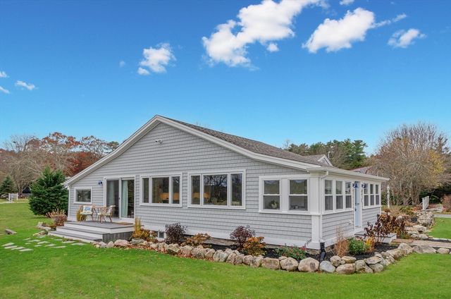 44 Oakdale Ave, Marion, MA 02738