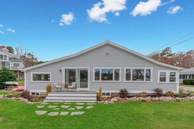 44 Oakdale Ave, Marion, MA 02738