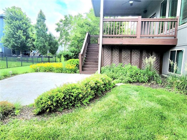 17232 W 198th Street, Spring Hill, KS 66083