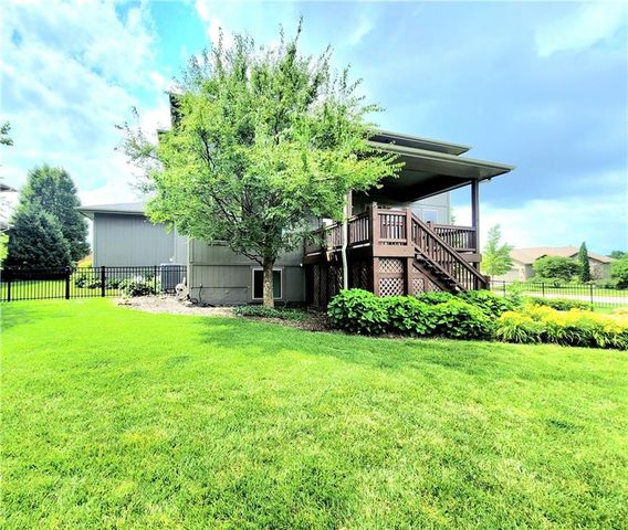 17232 W 198th Street, Spring Hill, KS 66083