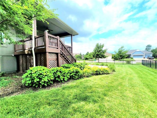 17232 W 198th Street, Spring Hill, KS 66083