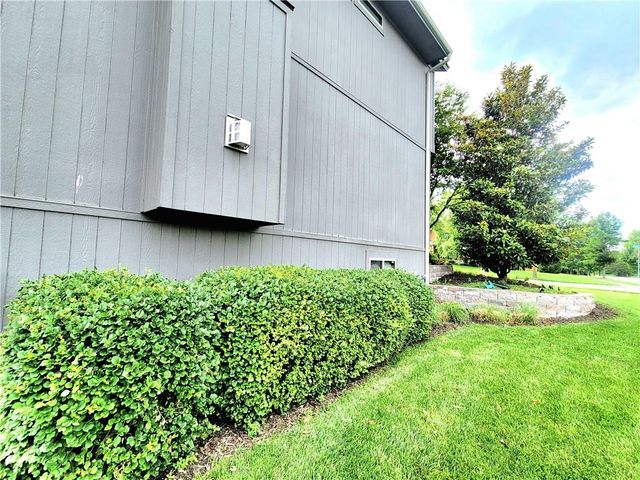 17232 W 198th Street, Spring Hill, KS 66083