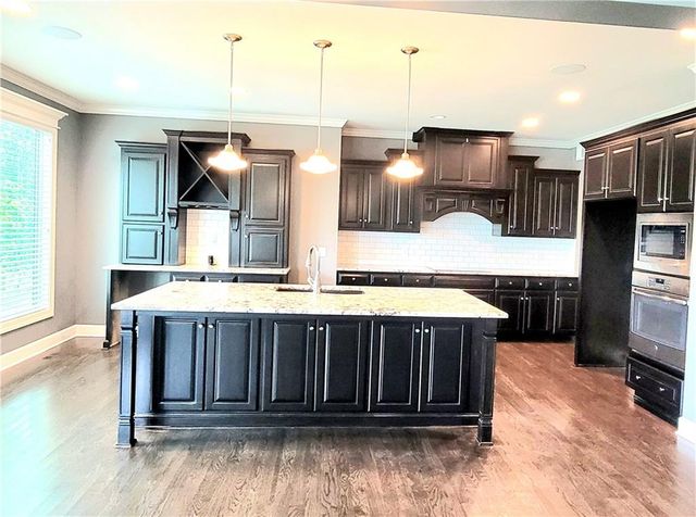 17232 W 198th Street, Spring Hill, KS 66083