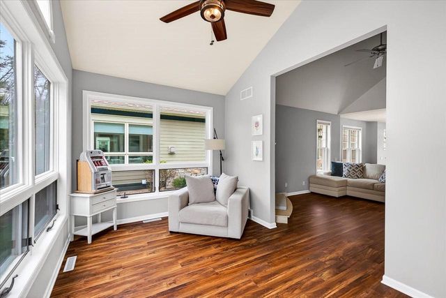 1622 Pond View Court, Middleton, WI 53562