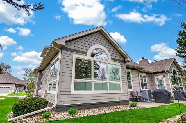 1622 Pond View Court, Middleton, WI 53562