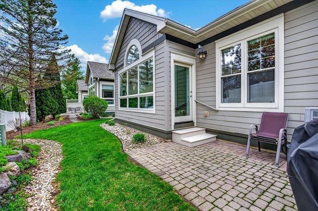 1622 Pond View Court, Middleton, WI 53562