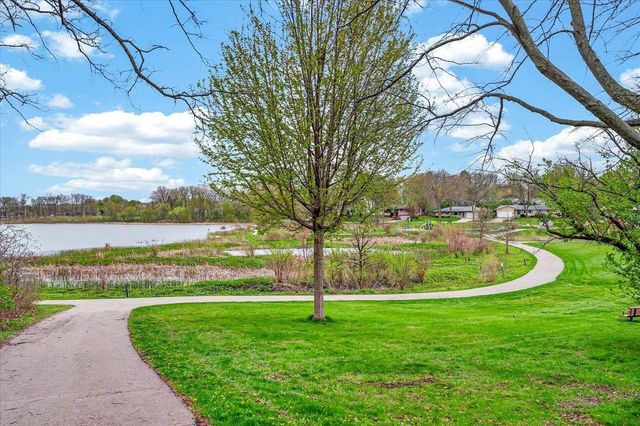 1622 Pond View Court, Middleton, WI 53562