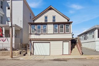 148 Hamlet St, Fall River, MA 02724