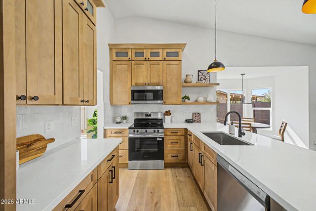 3130 W KRISTAL Way, Phoenix, AZ 85027