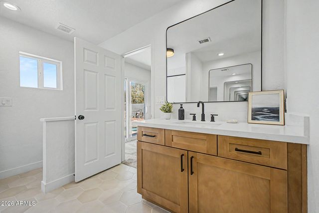 3130 W KRISTAL Way, Phoenix, AZ 85027