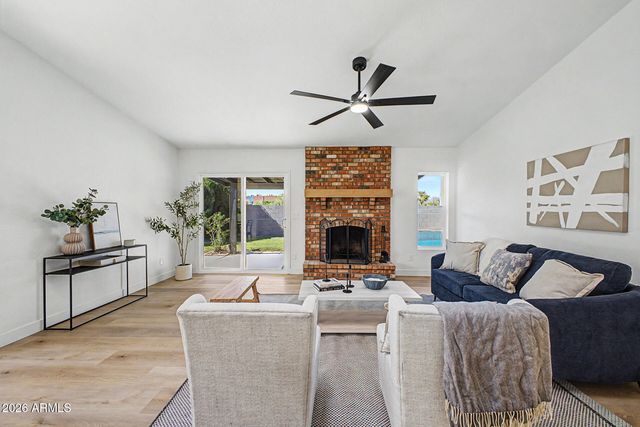 3130 W KRISTAL Way, Phoenix, AZ 85027