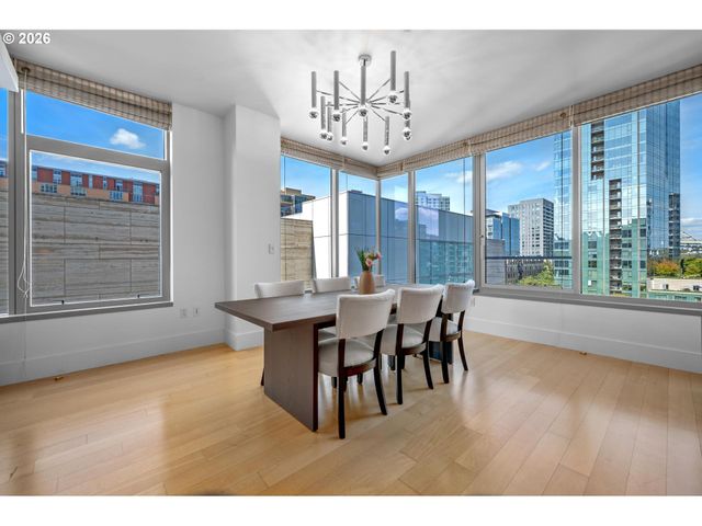 1001 Nw LOVEJOY St 608, Portland, OR 97209