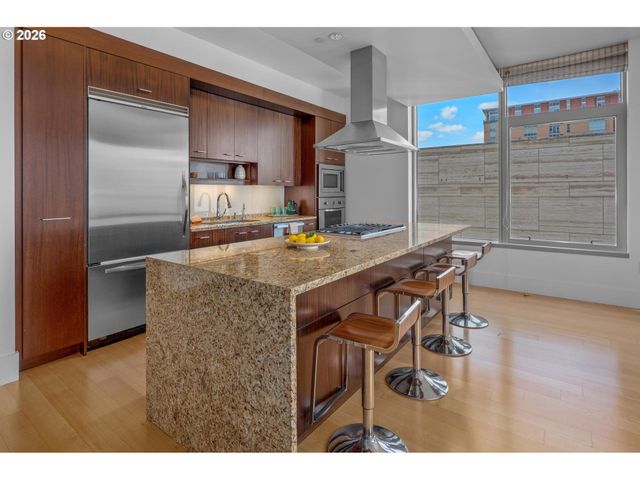 1001 Nw LOVEJOY St 608, Portland, OR 97209