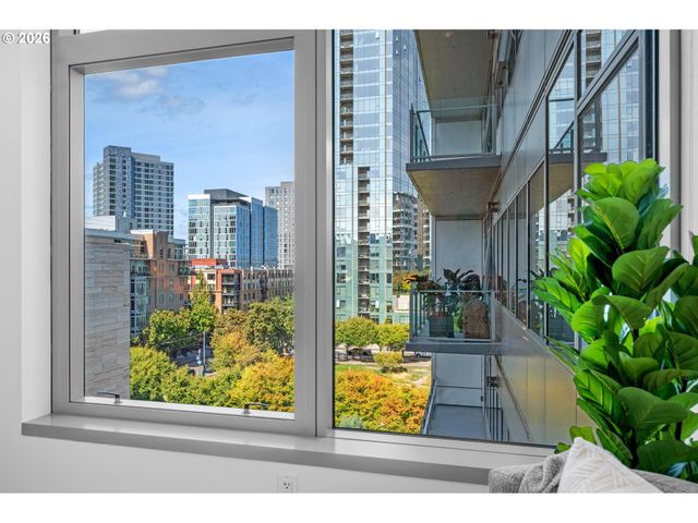 1001 Nw LOVEJOY St 608, Portland, OR 97209