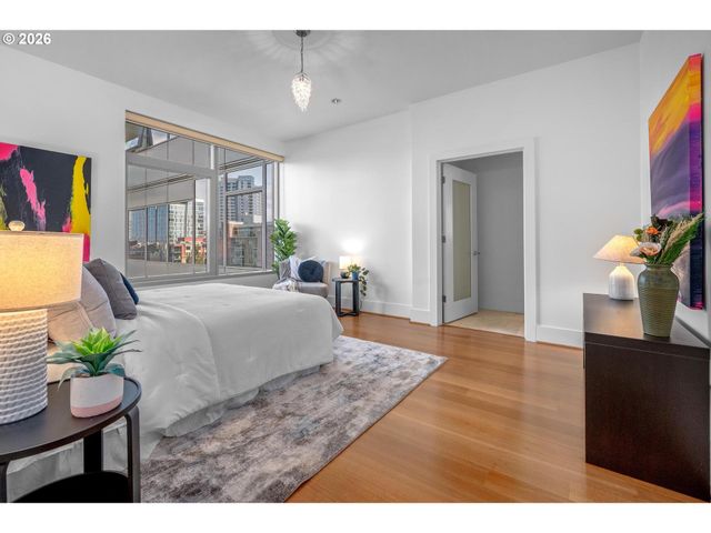 1001 Nw LOVEJOY St 608, Portland, OR 97209