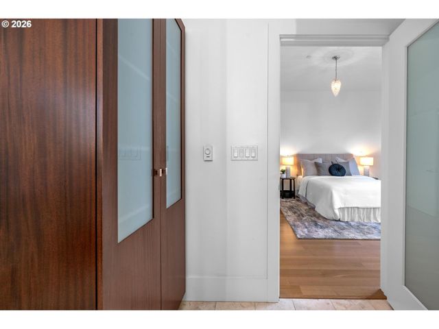 1001 Nw LOVEJOY St 608, Portland, OR 97209