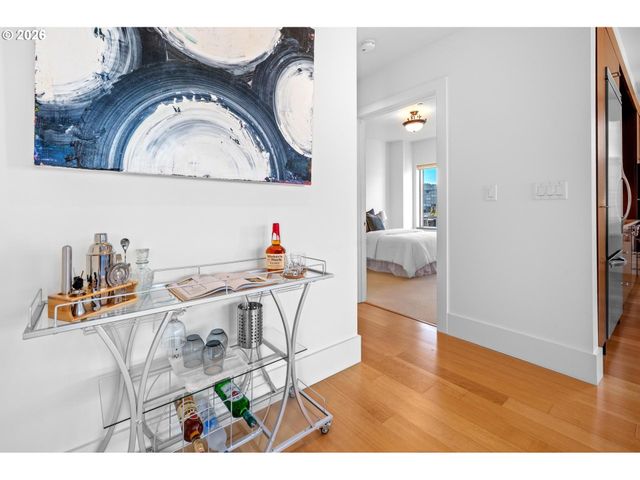 1001 Nw LOVEJOY St 608, Portland, OR 97209