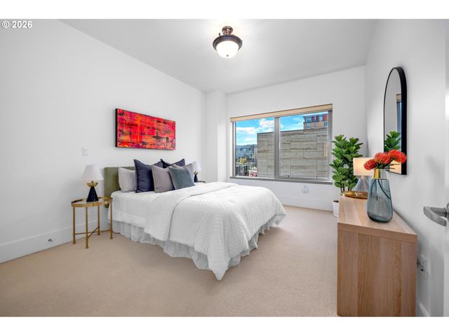 1001 Nw LOVEJOY St 608, Portland, OR 97209
