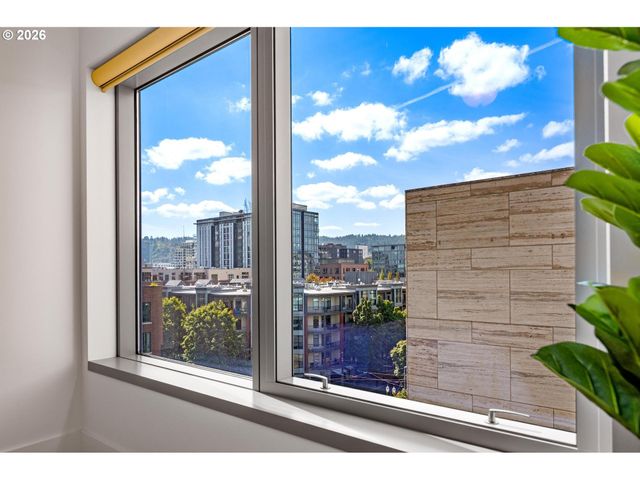 1001 Nw LOVEJOY St 608, Portland, OR 97209