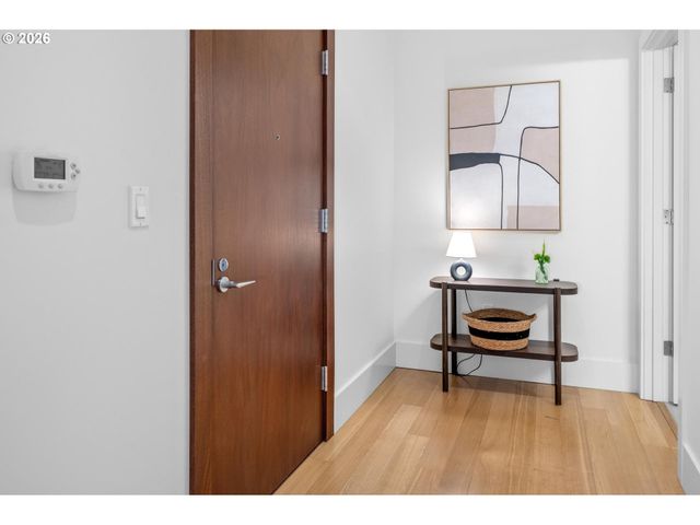 1001 Nw LOVEJOY St 608, Portland, OR 97209