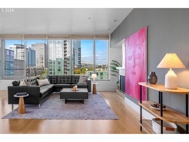 1001 Nw LOVEJOY St 608, Portland, OR 97209