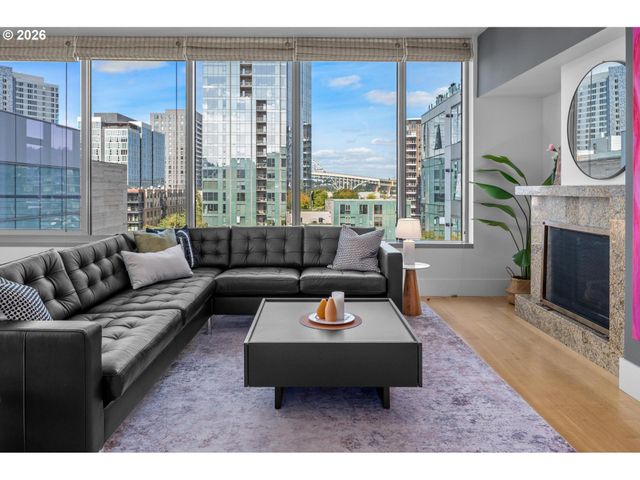 1001 Nw LOVEJOY St 608, Portland, OR 97209