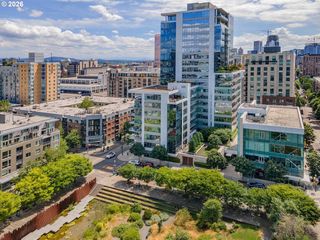 1001 Nw LOVEJOY St 608, Portland, OR 97209