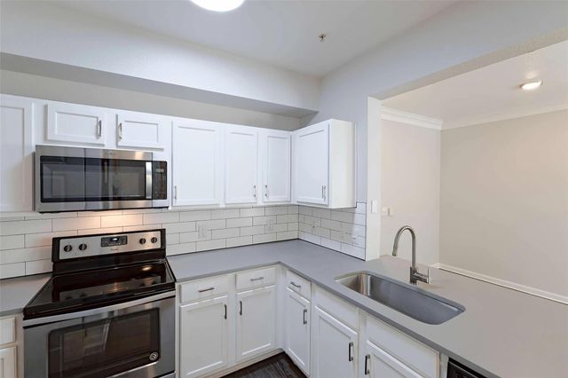 12215 Hunters Chase DR N-8102N, Austin, TX 78729