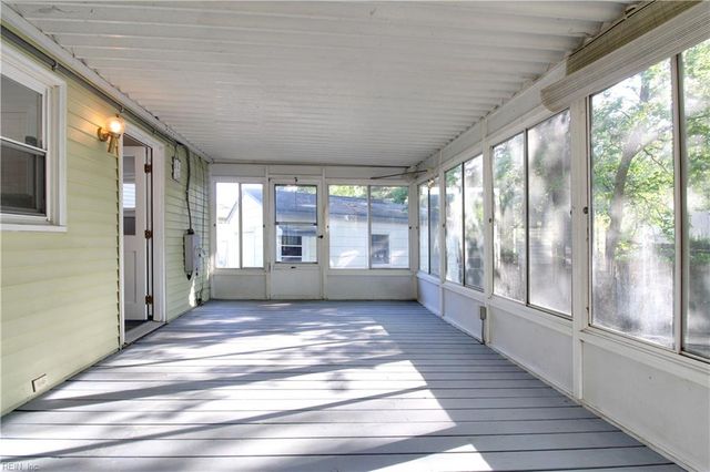 35 Leicester TER, Hampton, VA 23666
