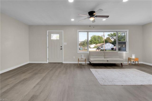 35 Leicester TER, Hampton, VA 23666