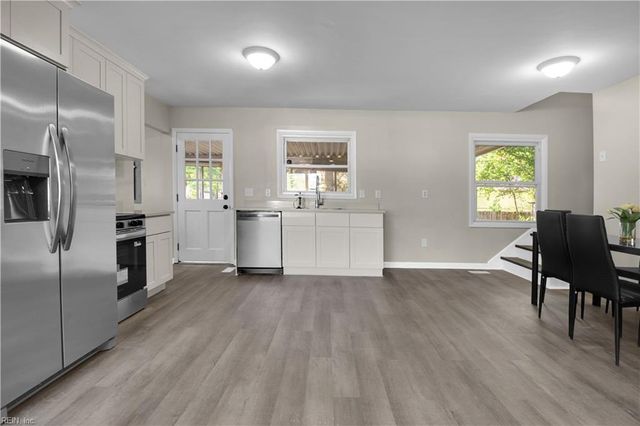 35 Leicester TER, Hampton, VA 23666