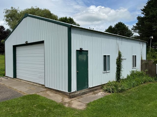 N3706 690th Street, Hartland Twp, WI 54011