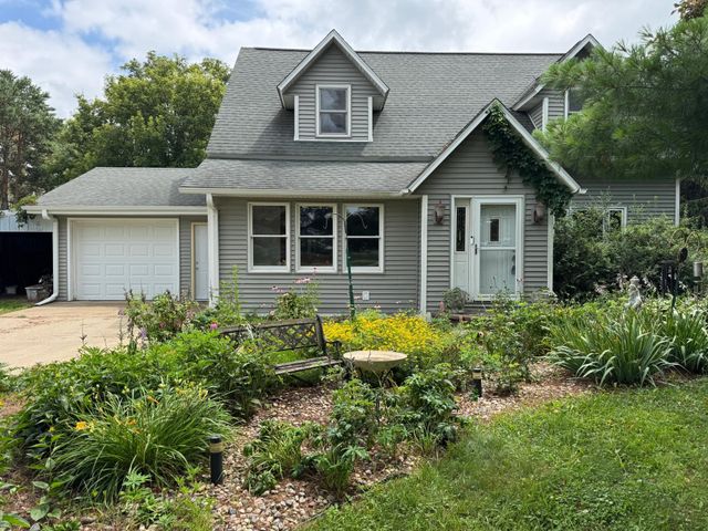 N3706 690th Street, Hartland Twp, WI 54011