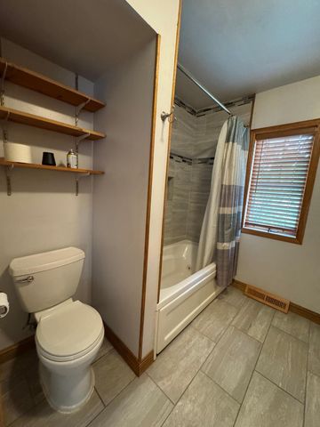 N3706 690th Street, Hartland Twp, WI 54011