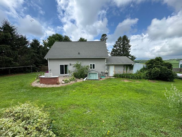 N3706 690th Street, Hartland Twp, WI 54011