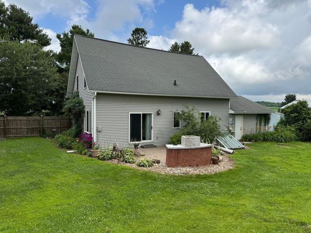 N3706 690th Street, Hartland Twp, WI 54011