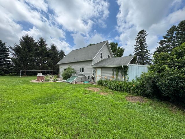 N3706 690th Street, Hartland Twp, WI 54011