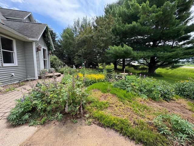 N3706 690th Street, Hartland Twp, WI 54011