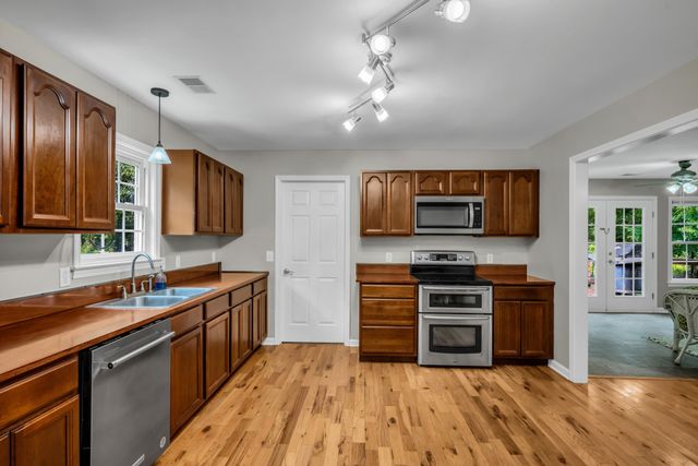 1062 Highway 96 N, Fairview, TN 37062