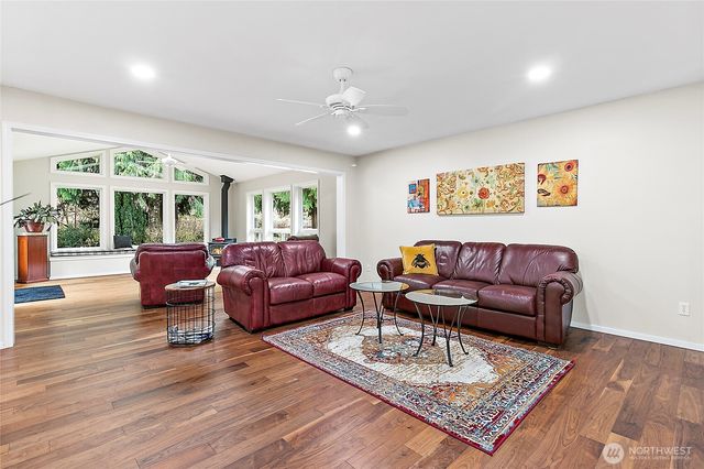 1510 199th Avenue E, Lake Tapps, WA 98391