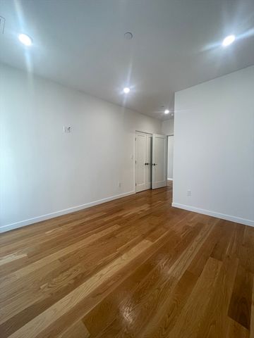 267 Old Colony Ave 414, Boston, MA 02127