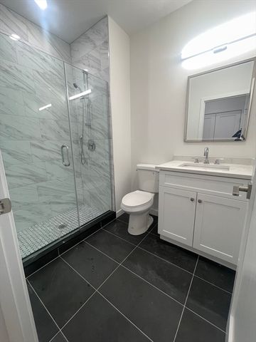 267 Old Colony Ave 414, Boston, MA 02127