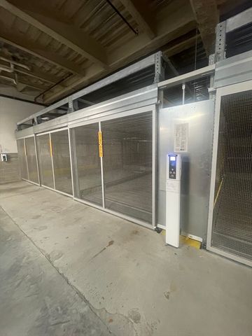 267 Old Colony Ave 414, Boston, MA 02127